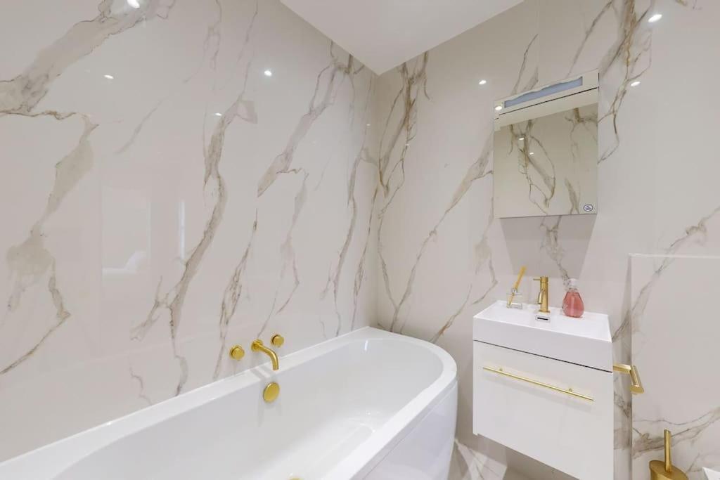 Apartamento Amazing Newly Refurbished Mews House In W1 Londres